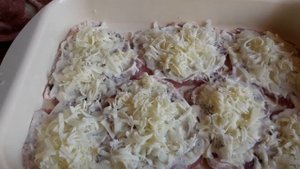 Вкусные свиные отбивные с сыром