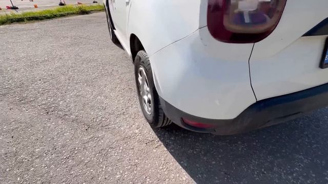 Румынский вседорожник Dacia Duster 4x4. Псков. смотреть онлайн