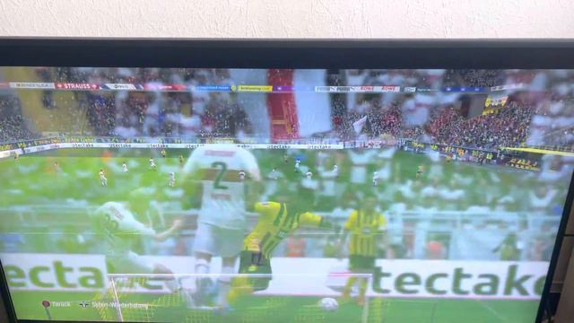 FIFA 23 Traumtooor aus fast 45 Meter von Yusufa Moukoko 🔥💛🖤 смотреть онлайн