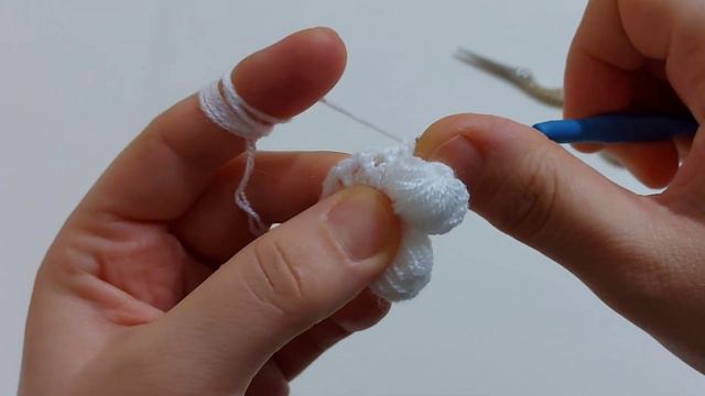 How to crochet a puff stitch flowers /  easy crochet flower pattern making / diy flower