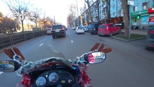 Покатухи Деда Мороза по пробкам Краснодара!  Новогодняя суета весь город стоит дарим позитив