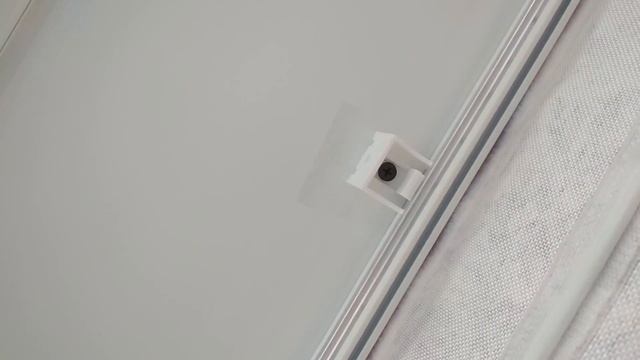 КАК ПОВЕСИТЬ римскую штору на натяжной потолок?