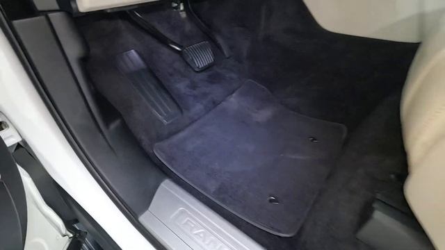 Помыл машину в Адлере за 53 тыс ₽ смотреть онлайн