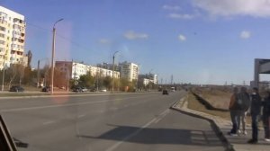 Улица Буденного.Керчь. Спустя два года.Вывеска украинского банка  в центре :