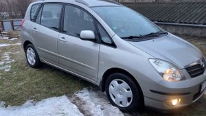 Продам Toyota Corolla Verso 2002 р.в. двигун бензин 1.6 л. 110 к/с пробіг 152000