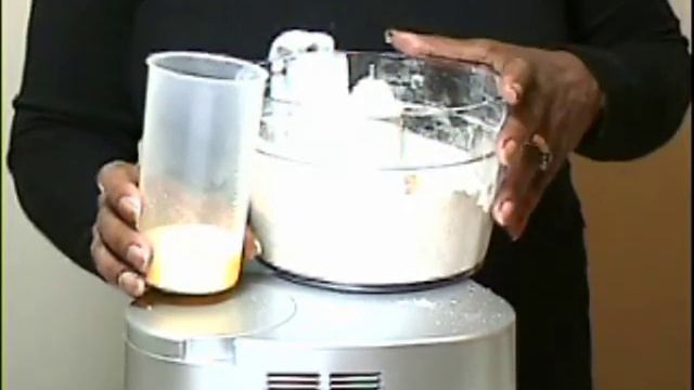 Making Pastry in a food processor смотреть онлайн