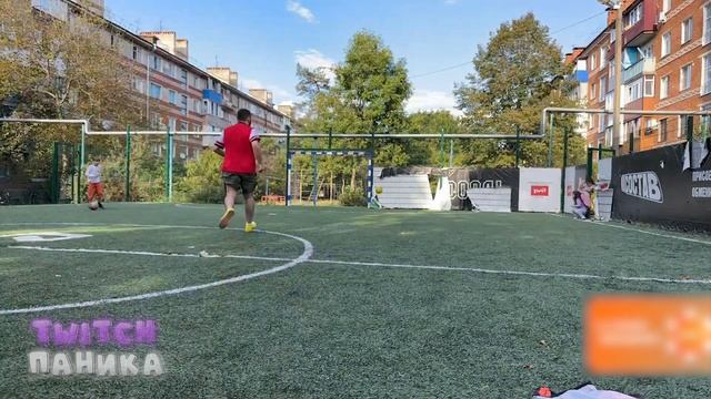 РАВШАН ПРОГОНЯЕТ ДЕВОЧЕК... #равшан #ravshan #staya #twitchпаника #твич #стрим