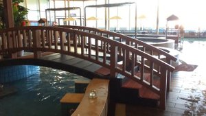 Внутренние бассейны санатория Бэйго - Студия Туризма "Компас"