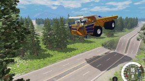 Белаз против гигантской ямы