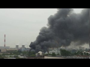 Чёрный дым в Москве на Южнопортовой!