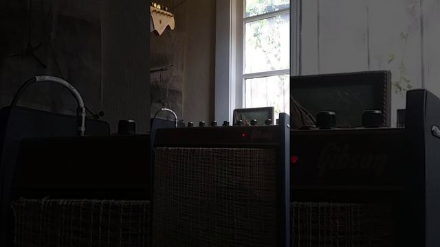 1967-1968 Gibson Medalist 4/10 Electric Guitar Amplifier Demo смотреть онлайн