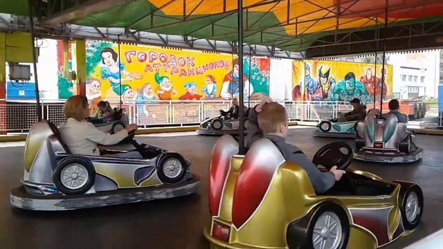 Лунапарк..Рыбинск..у Виконды.. смотреть онлайн