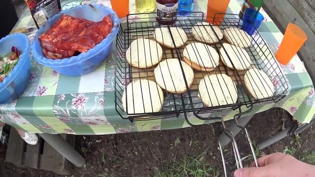 Метро, Готовим Бургеры, Копаем Бассейн и Кушаем Свиные Ребра смотреть онлайн