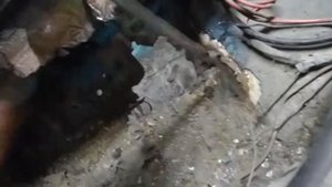 Как действует на кузов электролит