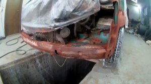 VW LT знакомство с трудягой. Нанесение грунтов и антигравия на морду лица