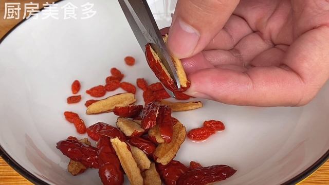 白蘿蔔千萬別和它一起吃，比砒霜毒50倍！一口就能要2條人命，連搶救的機會都沒有，不知道就太可怕了 смотреть онлайн