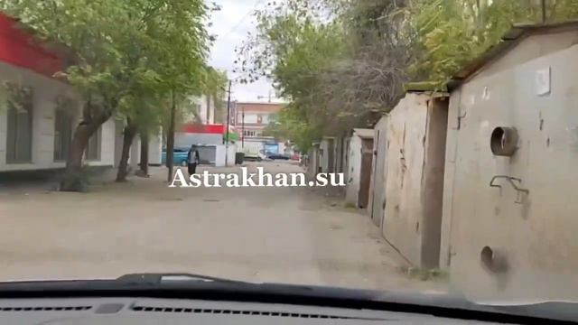 Ямы на дорогах в Астрахани смотреть онлайн