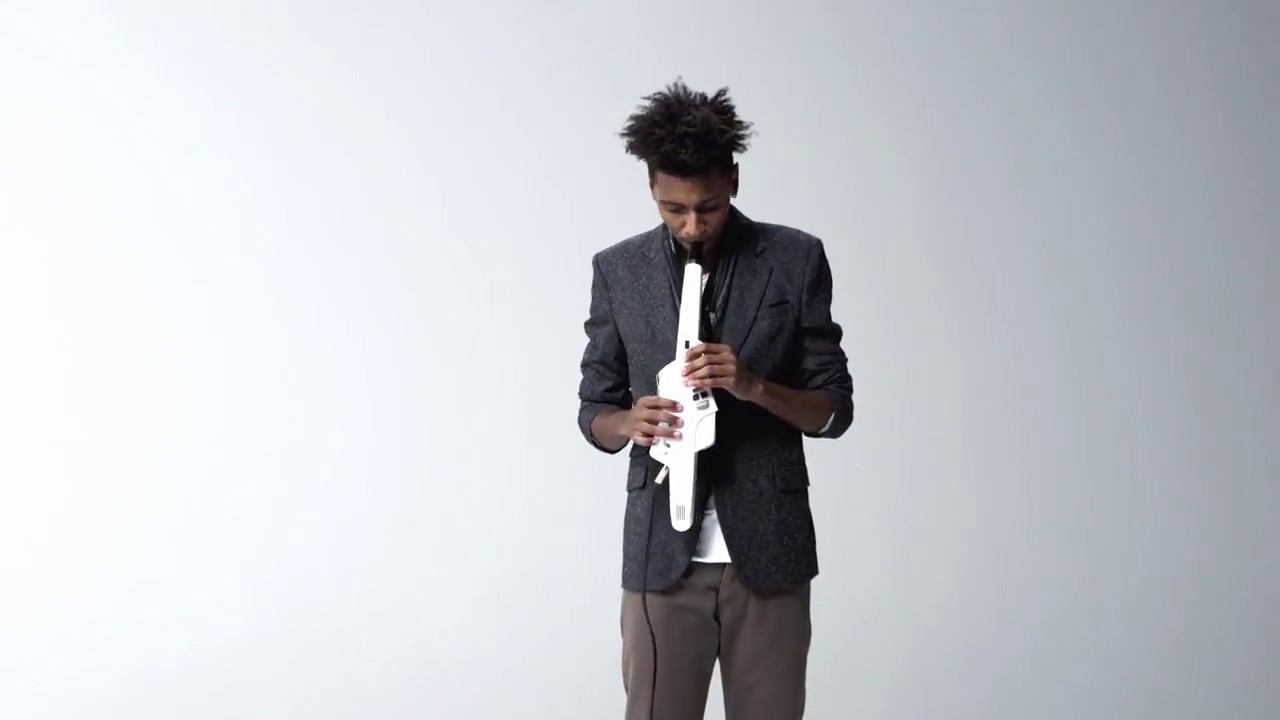 Электронный саксофон Roland Aerophone AE-10