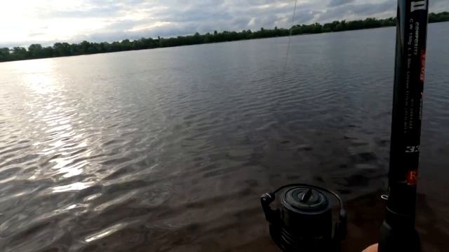 Судак на живца/Рыбалка на донки с берега/Видеоотчет Май 2021 смотреть онлайн