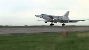 Шесть бомбардировщиков Ту-22, выполнив спецзадание в Сирии, вернулись домой на базы.