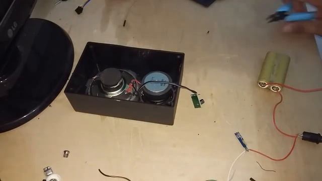 DIY Speaker Bluetooth TWS (True Wireless Stereo) Dual Speaker смотреть онлайн