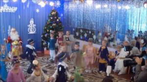 Общий танец на новогоднем утреннике (ст. гр) д/с №446 г. Харьков