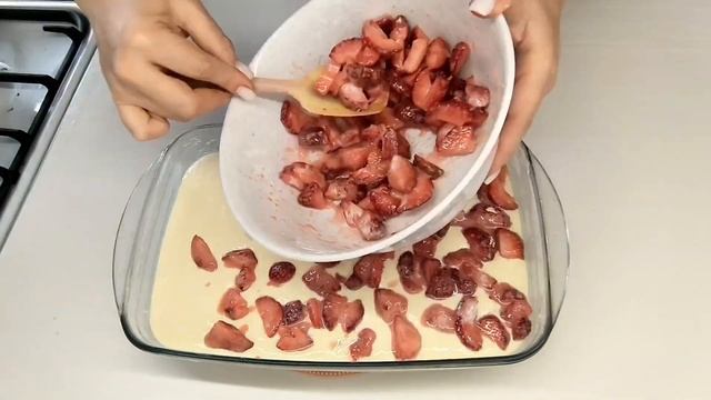 Её можно ЕСТЬ каждый день - - Запеканка с клубникой - - Вкусный завтрак, перекус или полдник смотреть онлайн