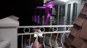 ВЛОГ. Минусы Отеля Вилла Сова / Сувенирный Рынок в Новом Афоне / Ниссан Опять Подвел / Ночной Афон