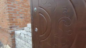 УСТАНОВКА ВХОДНЫХ ДВЕРЕЙ,Как ложить облицовочный кирпич под прут,Как ложить рваный кирпич, Ч-3