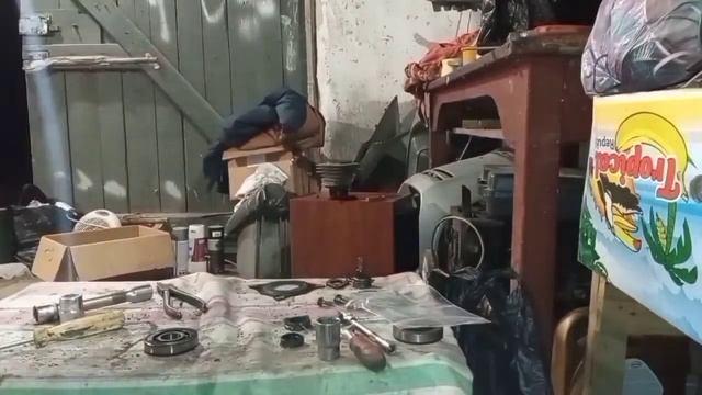 Honda Lead engine repair. Ремонт мотора Honda Lead af20 Hf05. смотреть онлайн