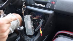 CÓMO CAMBIAR LA RADIO ORIGINAL DEL COCHE citroen C4 POR OTRA CUALQUIERA