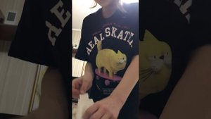 Как одевать подгузники