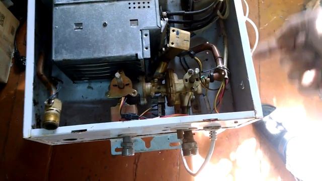 газовая колонка протекает. Завариваем теплообменник. смотреть онлайн