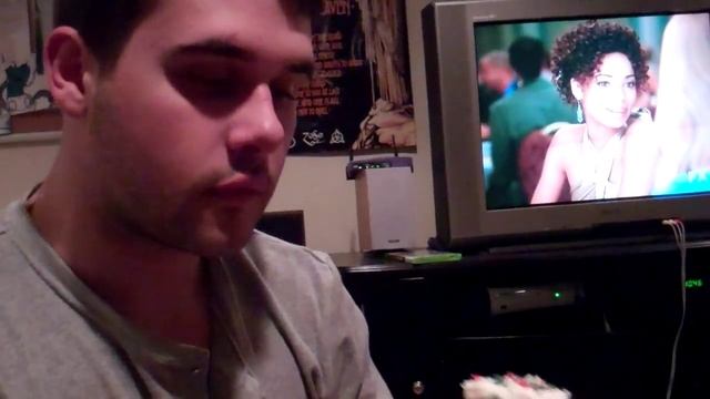 swallowing a cupcake..whole смотреть онлайн