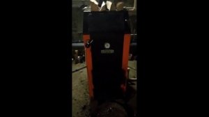 Котёл Магнум топлю дровами
