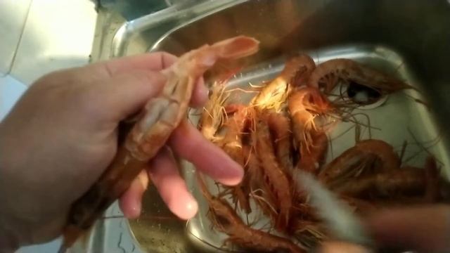 Как почистить креветку, что бы не было песка на зубах и горького вкуса