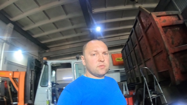 Я в отпуск до 27.05. Встал на капитальный ремонт КАМАЗ ломовоз с манипулятором ВЕЛМАШ ОМТ-97М.