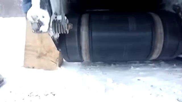 НАТЯЖКА И РЕГУЛИРОВКА ГУСЕНИЦ НА СНЕГОХОДЕ БУРАН #БУРАН