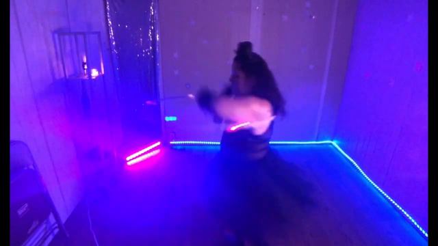 AronChupa Ft Little Sis Nora - Rave in the Grave (Hoop Dance) смотреть онлайн