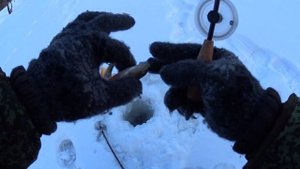 РЫБАЛКА -25 МОРОЗА/БЕЗМОТЫЛКА ЛОВИТ РЫБУ/ПАРК КУЗЬМИНКИ