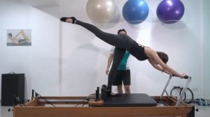 Aula 14 Pilates Avançado no Reformer - Arabesque