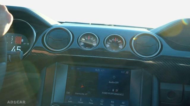 760 HP Mustang Shelby GT500 (2020) Exhaust sound & Track Driving смотреть онлайн