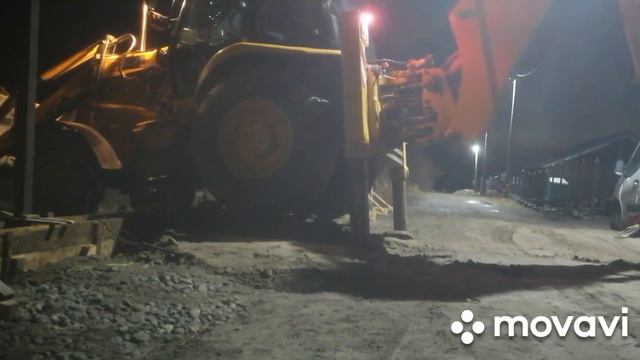 13 октября 2023 г. Jcb3cx. А кто будет аутригеры поднимать ???? Сломал опалубку 🙈🤷🏼♂️😤 смотреть онлайн