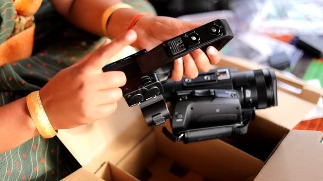 My New Camera For Youtube?मैं Sir की Video Capy करती हूं ? SONY HXR-NX80 4K Camera Unboxing in Hind смотреть онлайн