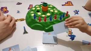 Играем в настольную игру "Выдерни Морковку" ?