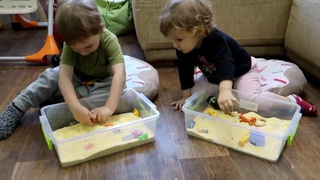 Развивашки для Машки и Ромашки. Игры с крупой. Чем занять ребенка дома