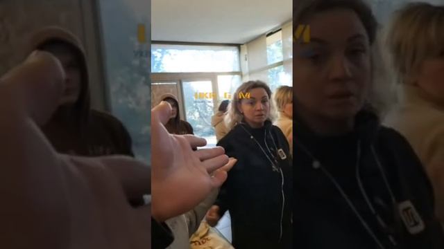 Украинцы передрались в очереди за бесплатной едой