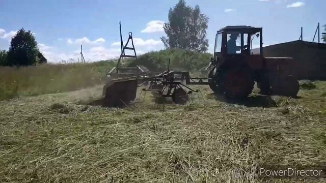 Сеноворошилка самодельная для трактора Т-25 в работе смотреть онлайн
