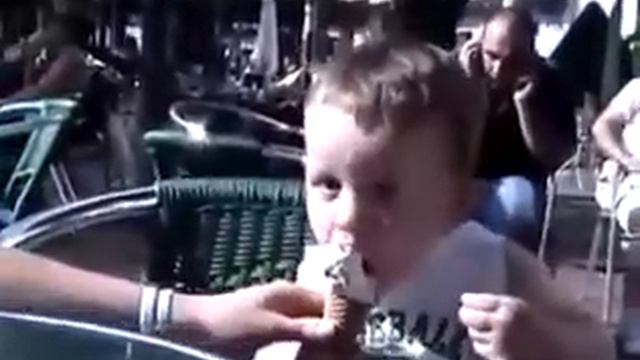 Достал уличный музыкант. смотреть онлайн