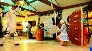 Шоу метателей ножей. Новогоднее выступлениее Форт Нож